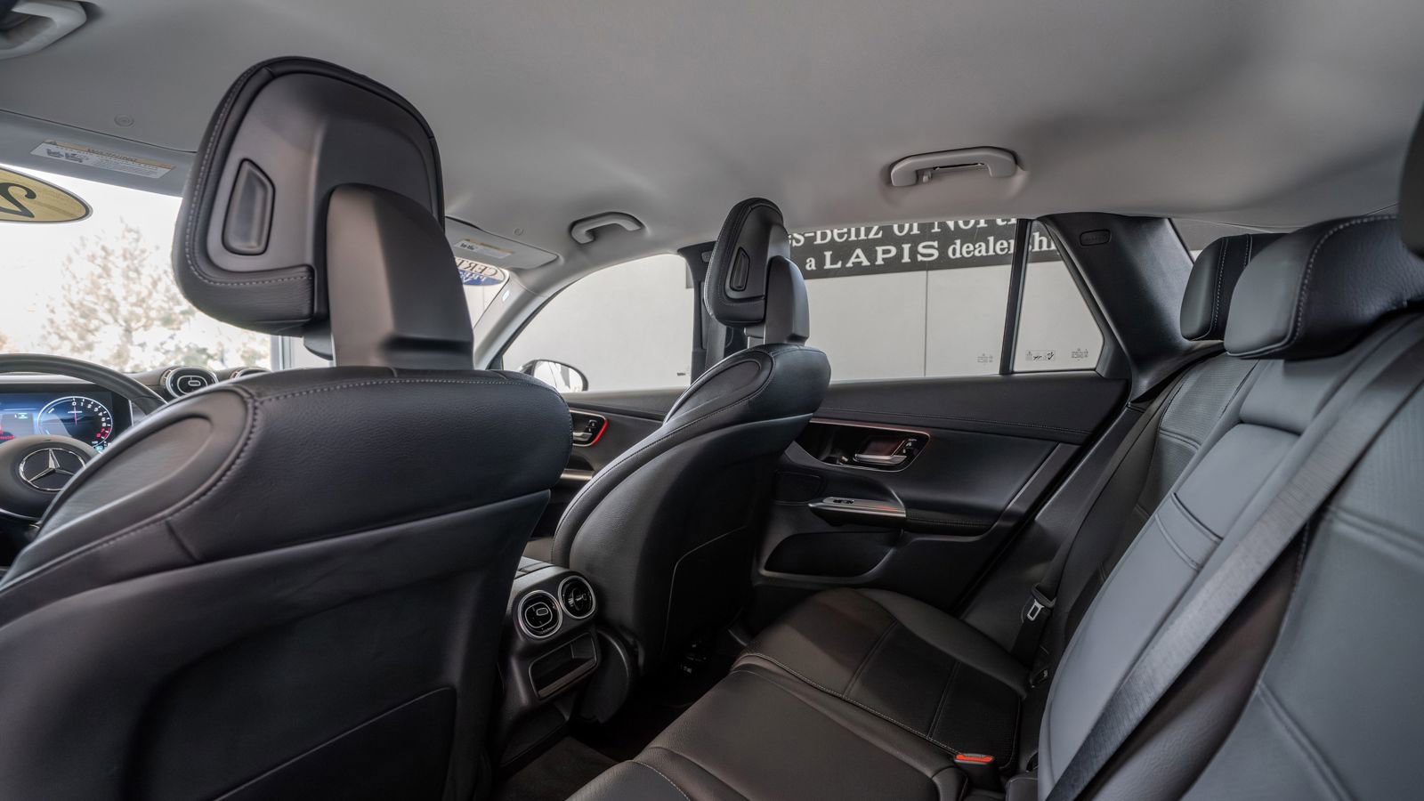 Used 2025 Mercedes-Benz GLC 350e 4MATIC image 26