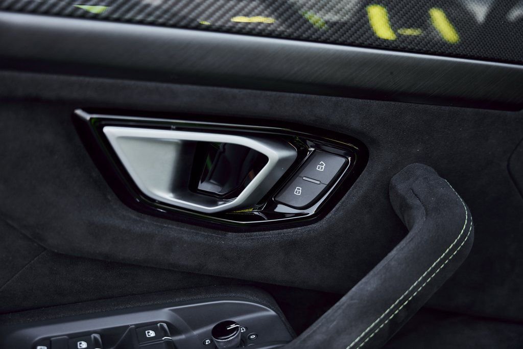 Used 2024 Lamborghini Urus Performante image 36