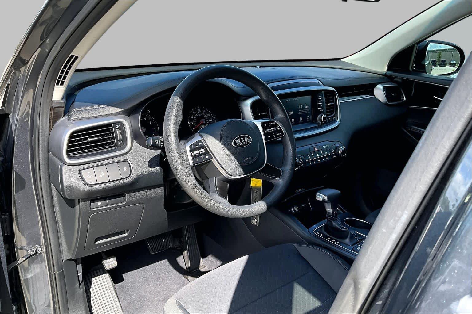 Used 2020 Kia Sorento LX AWD/4WD image 16