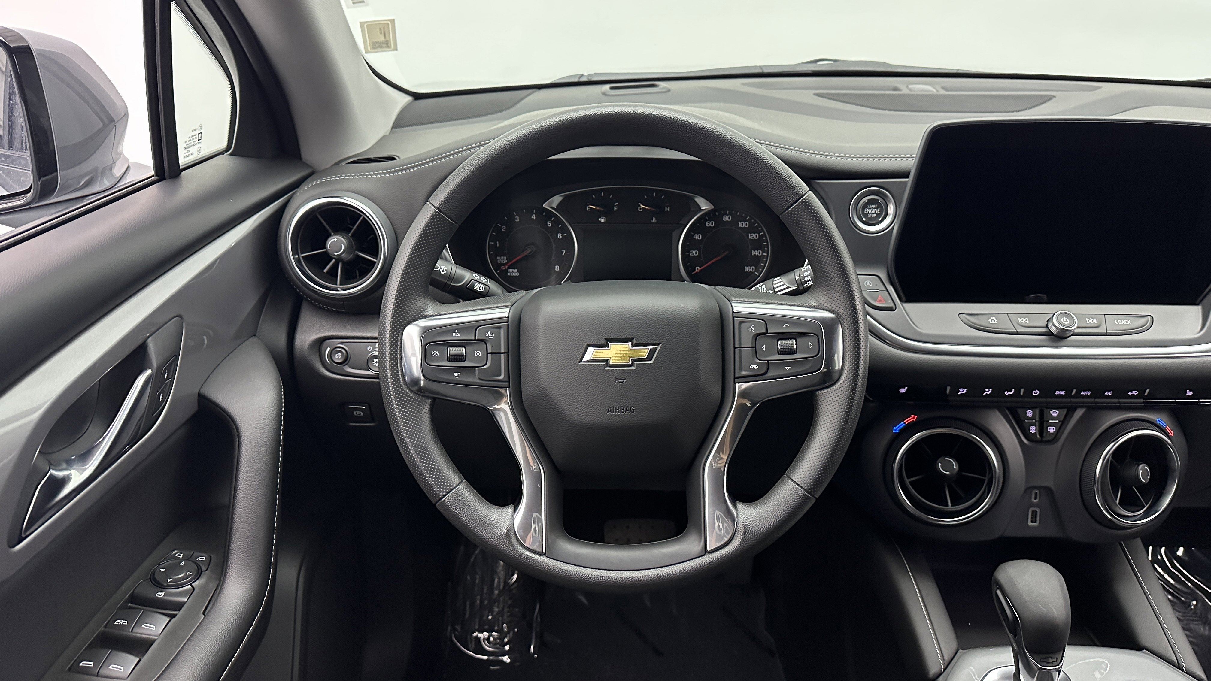 Used 2025 Chevrolet Blazer LT image 22