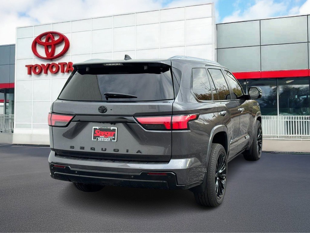 Used 2024 Toyota Sequoia Capstone image 3