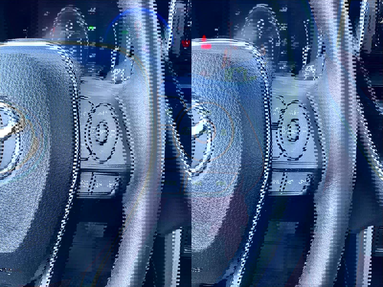 Used 2023 Toyota Corolla Cross XSE w/ Convenience Package image 24