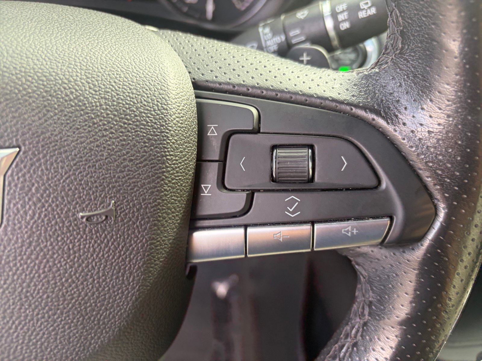 Used 2020 Cadillac XT4 Sport AWD/4WD image 18