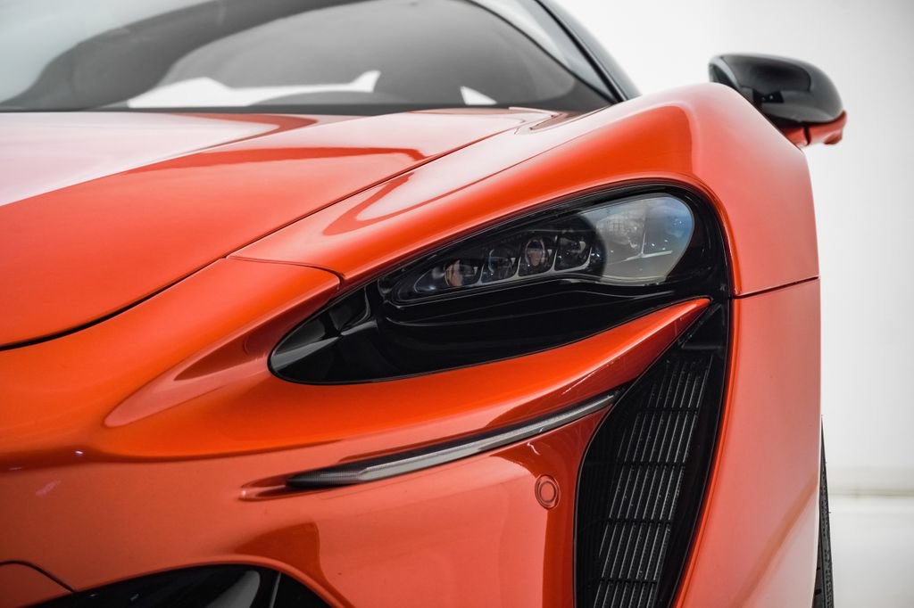 Used 2023 McLaren Artura RWD image 7