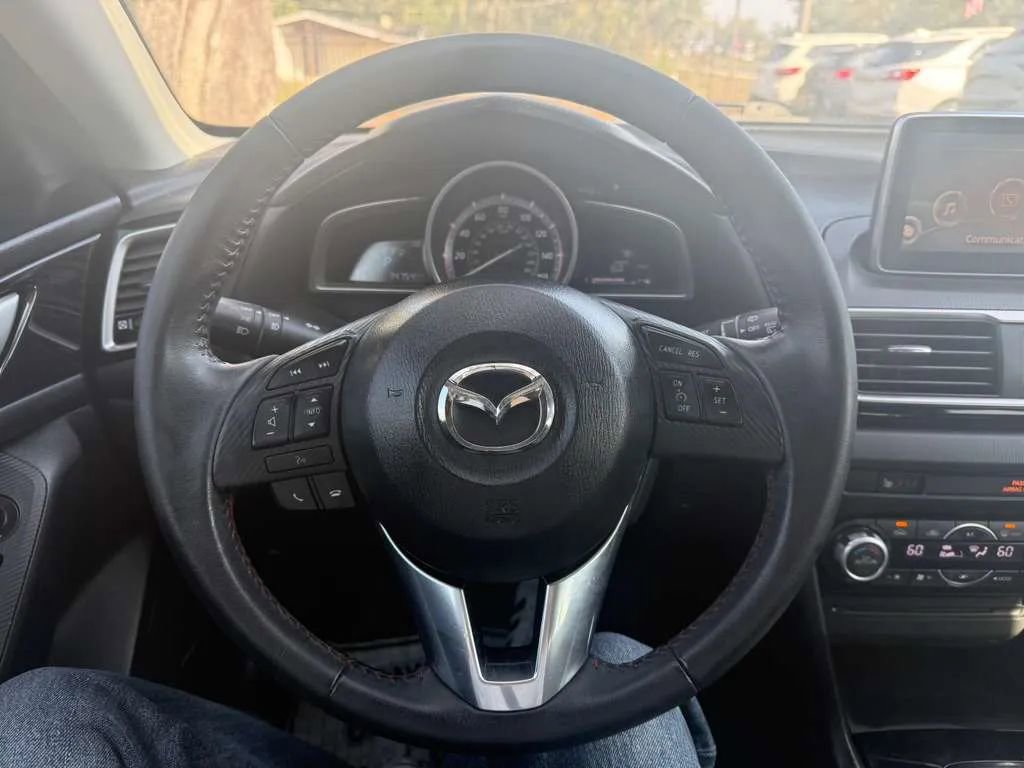 Used 2015 MAZDA MAZDA3 i Grand Touring image 12