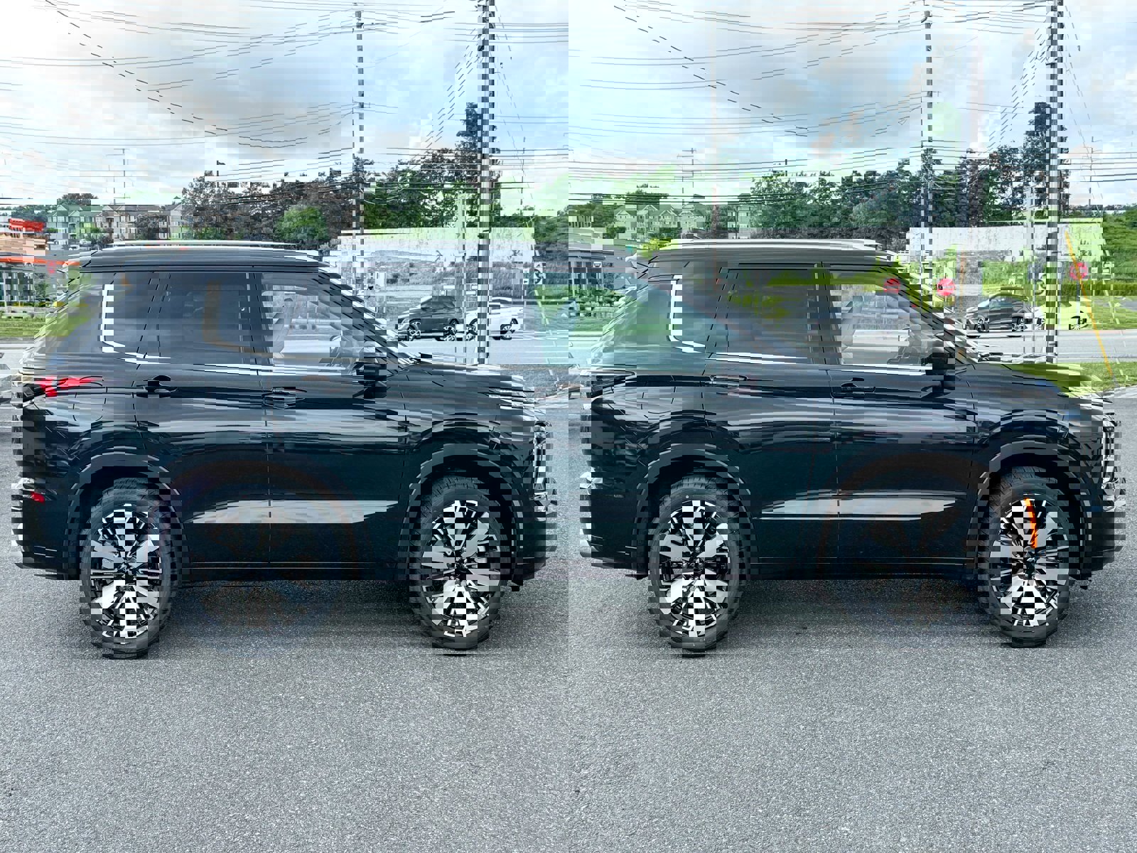 New 2025 Mitsubishi Outlander AWD image 14
