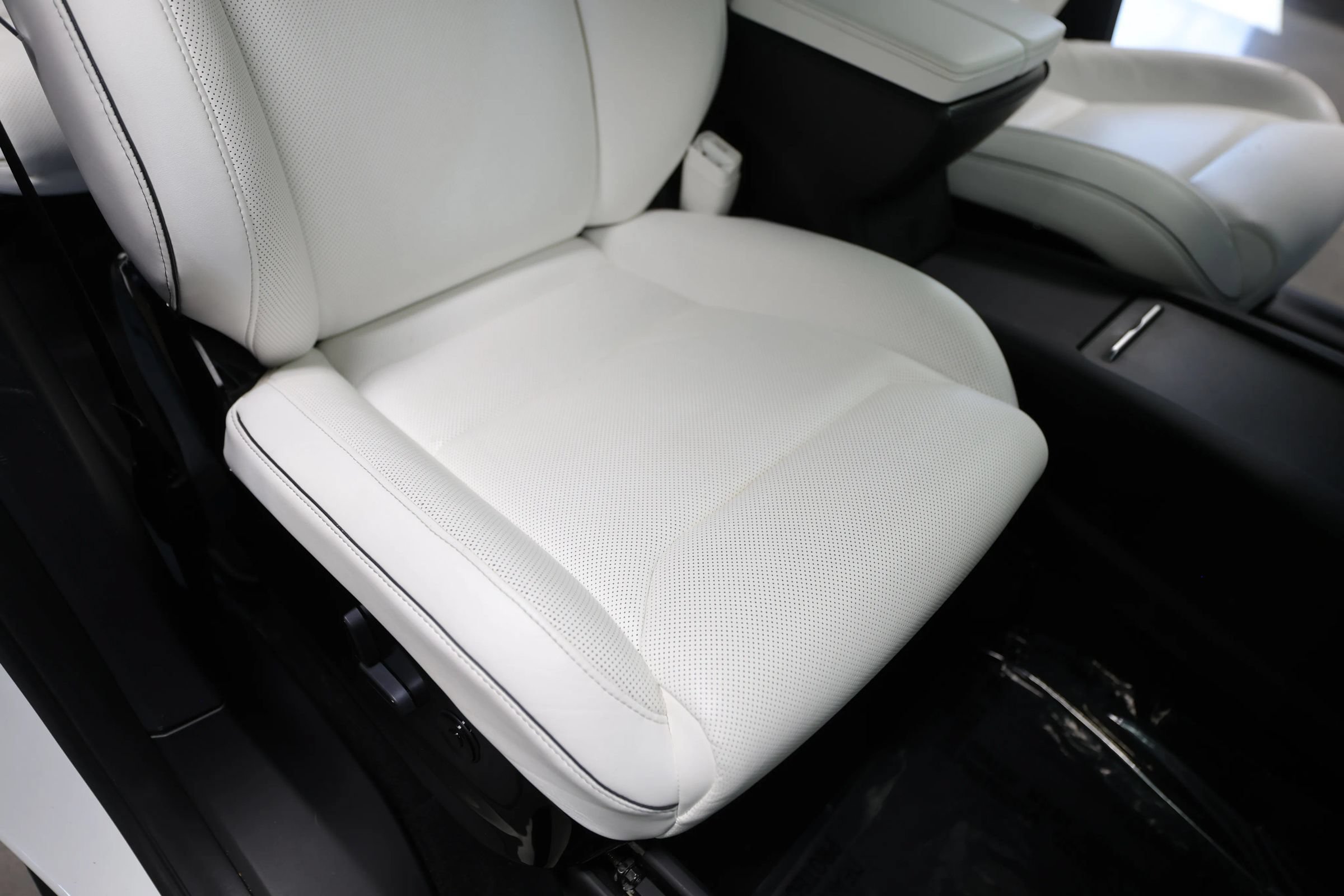 Used 2016 Tesla Model X Performance AWD/4WD image 35