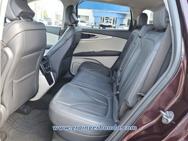 Used 2019 Lincoln Nautilus Select w/ Cargo Utility Package FWD image 11