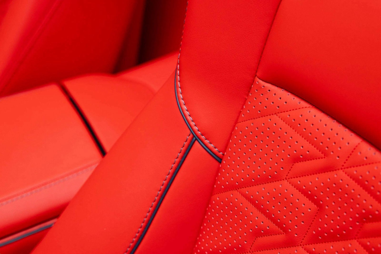 New 2026 Aston Martin Vanquish Convertible image 61