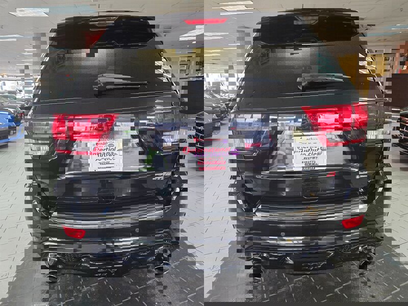 Used 2012 Jeep Grand Cherokee SRT8 w/ Luxury Group II image 12