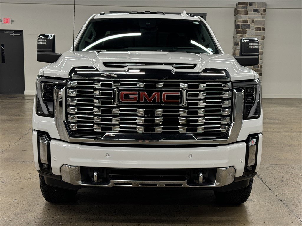 Used 2024 GMC Sierra 2500 Denali w/ Denali Reserve Package image 2