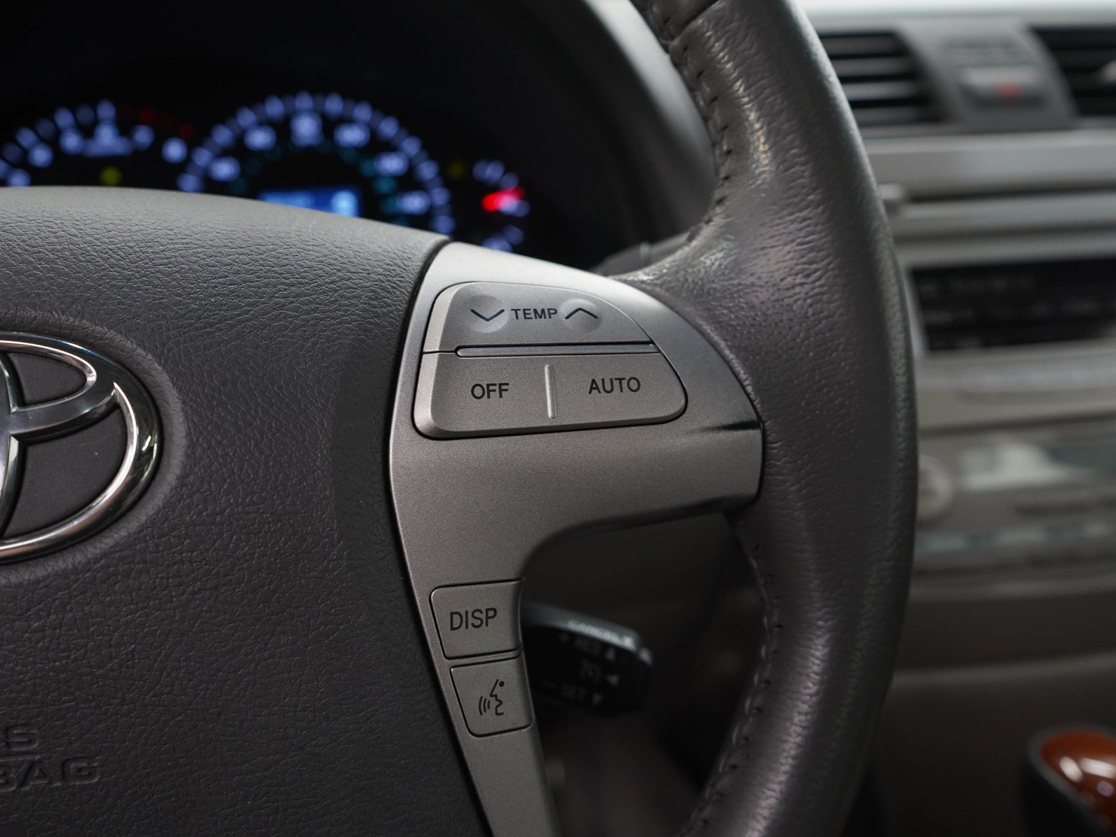 Used 2011 Toyota Camry XLE w/ XLE Extra-Value Pkg #1 FWD image 24