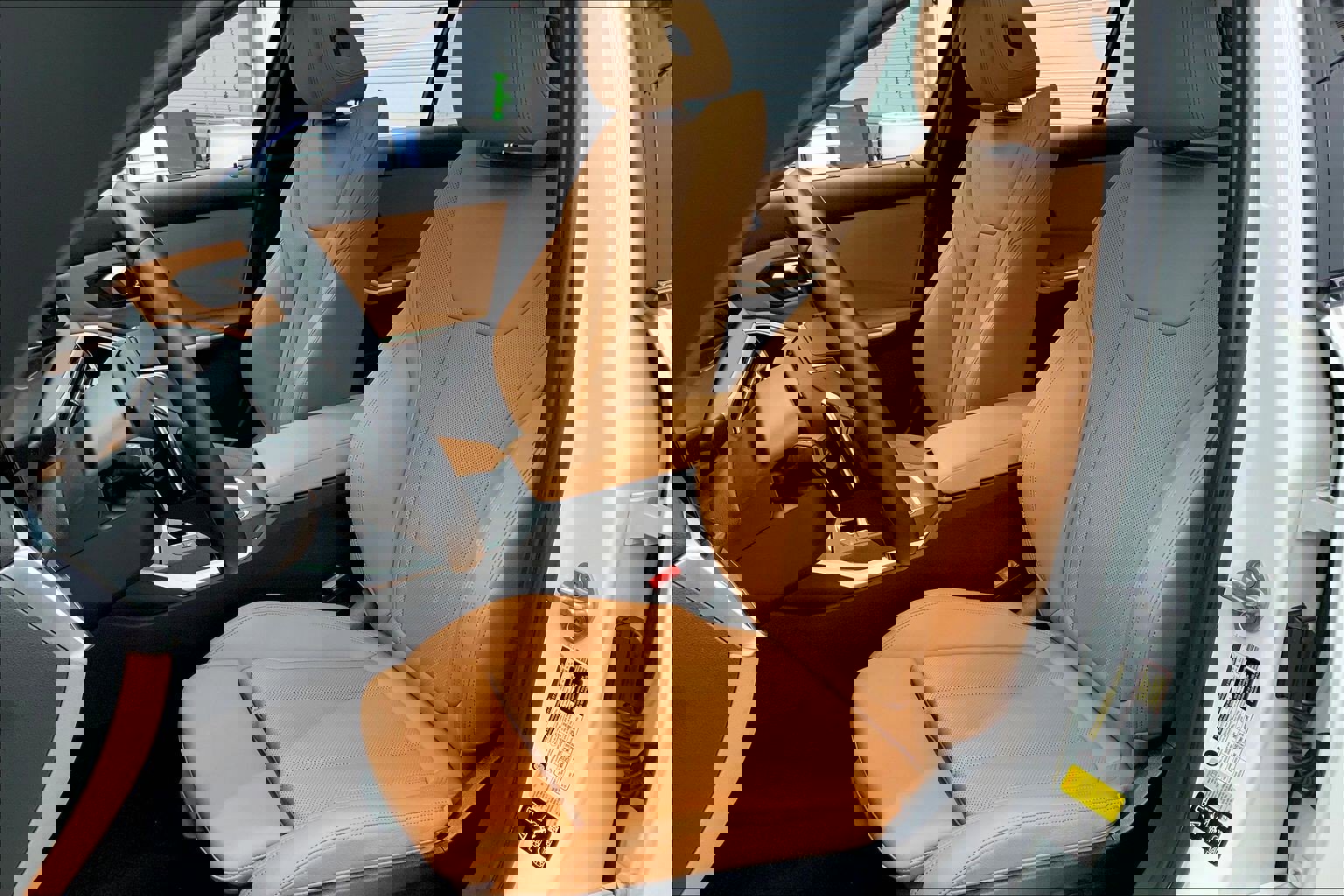 Certified 2023 BMW 330i xDrive Sedan w/ Driving Assistance Package image 13