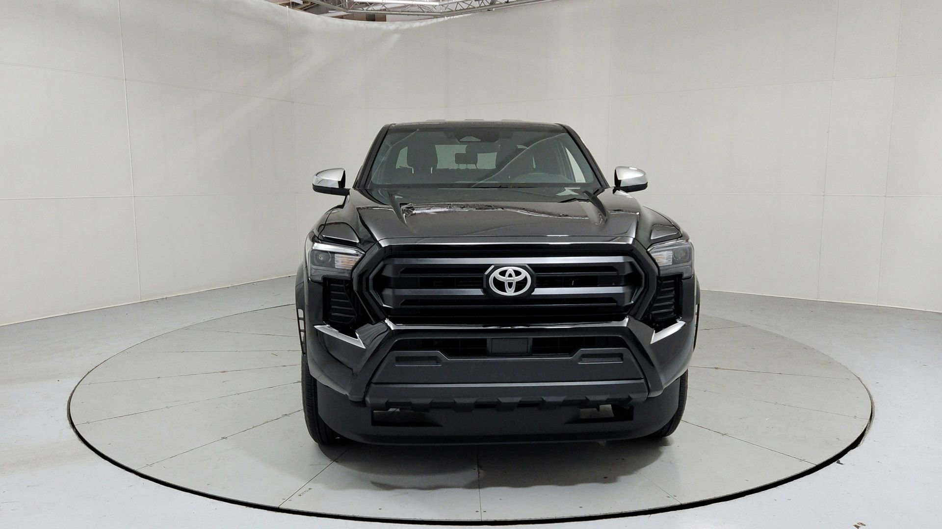 Used 2025 Toyota Tacoma SR AWD/4WD image 8