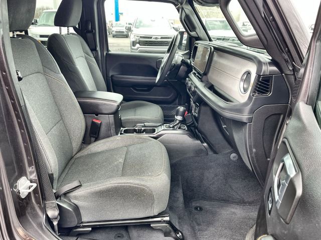 Used 2025 Jeep Wrangler Unlimited Sahara image 29