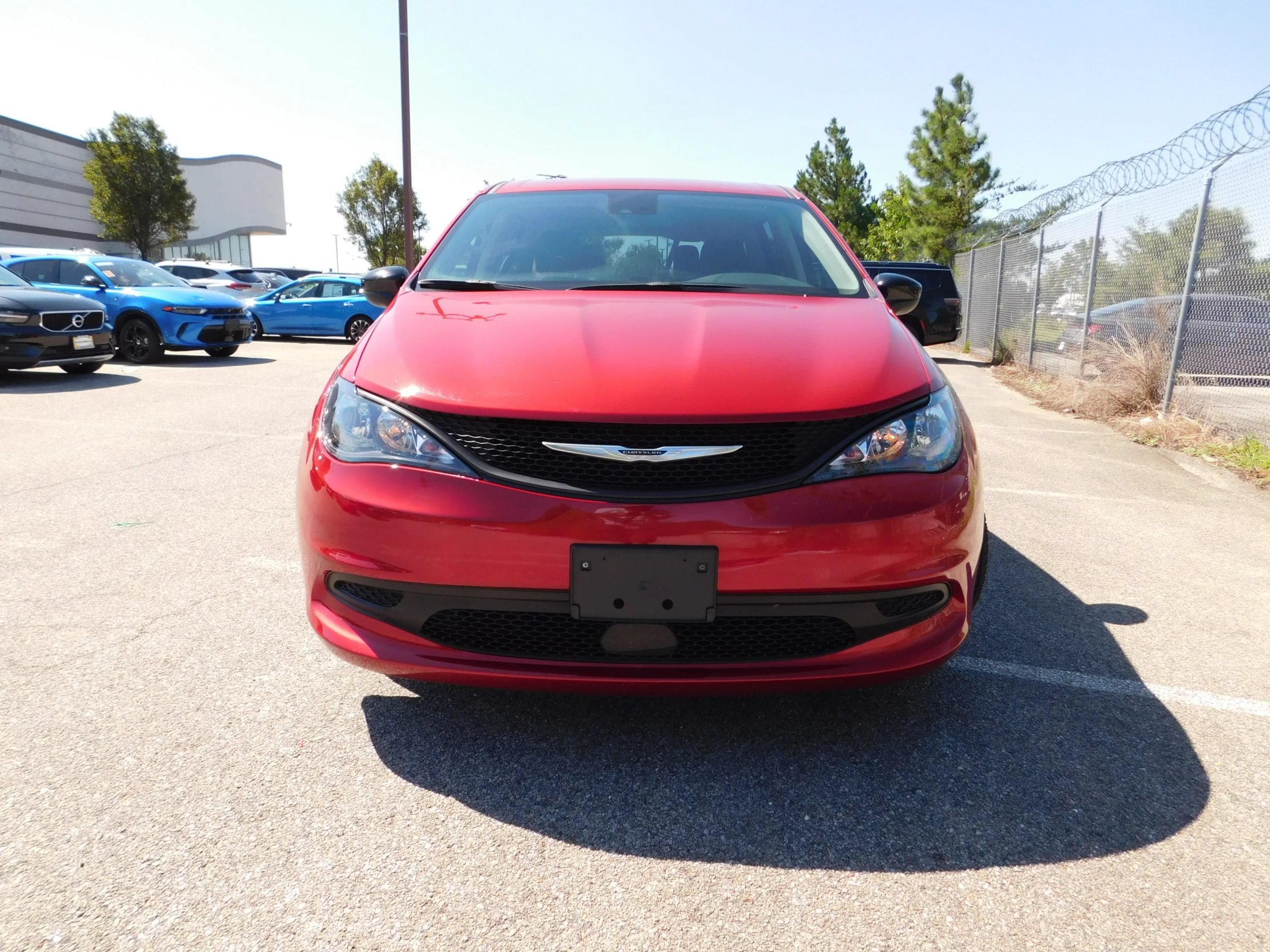 Used 2024 Chrysler Voyager LX FWD image 3