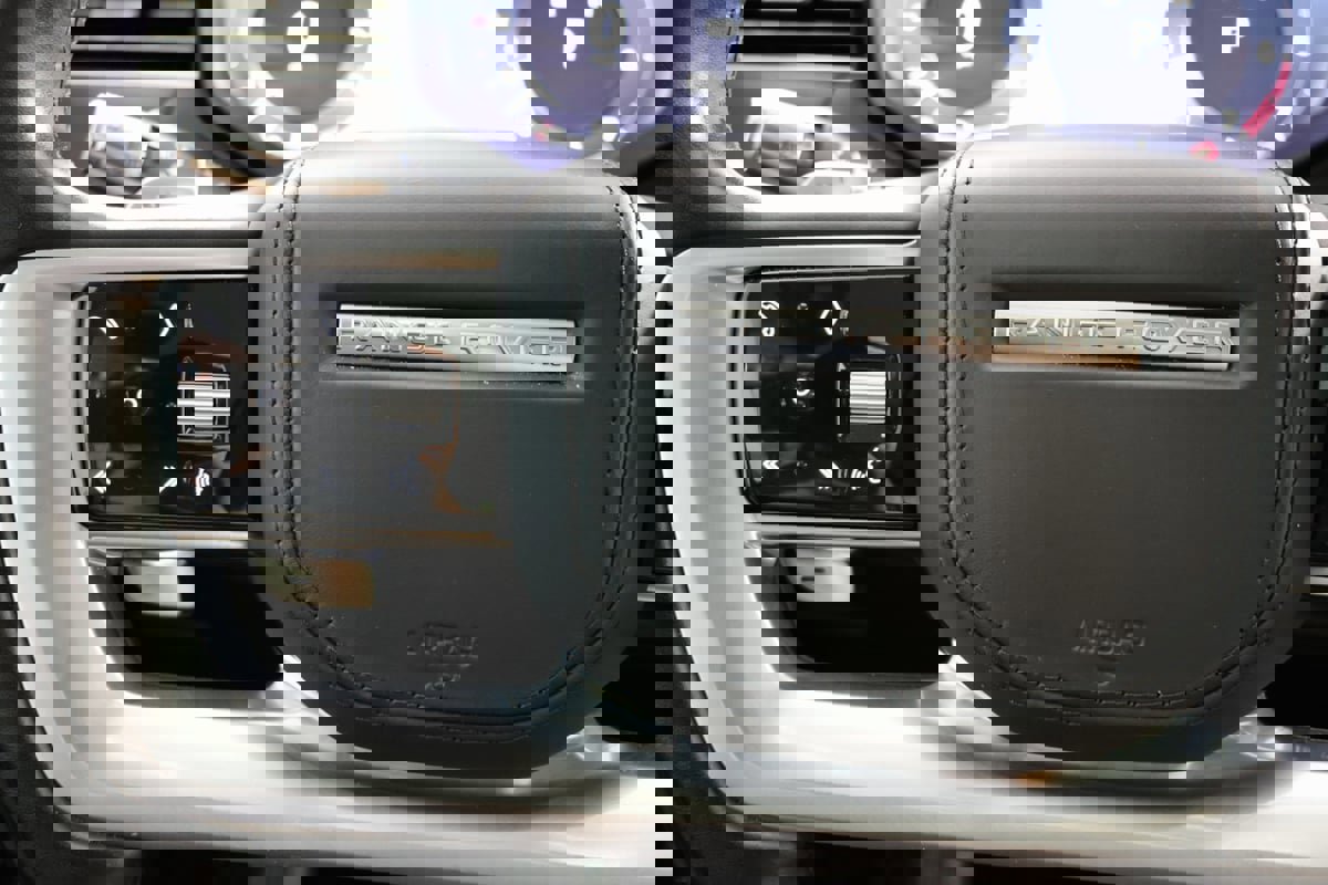 Used 2022 Land Rover Range Rover Long Wheelbase First Edition image 29