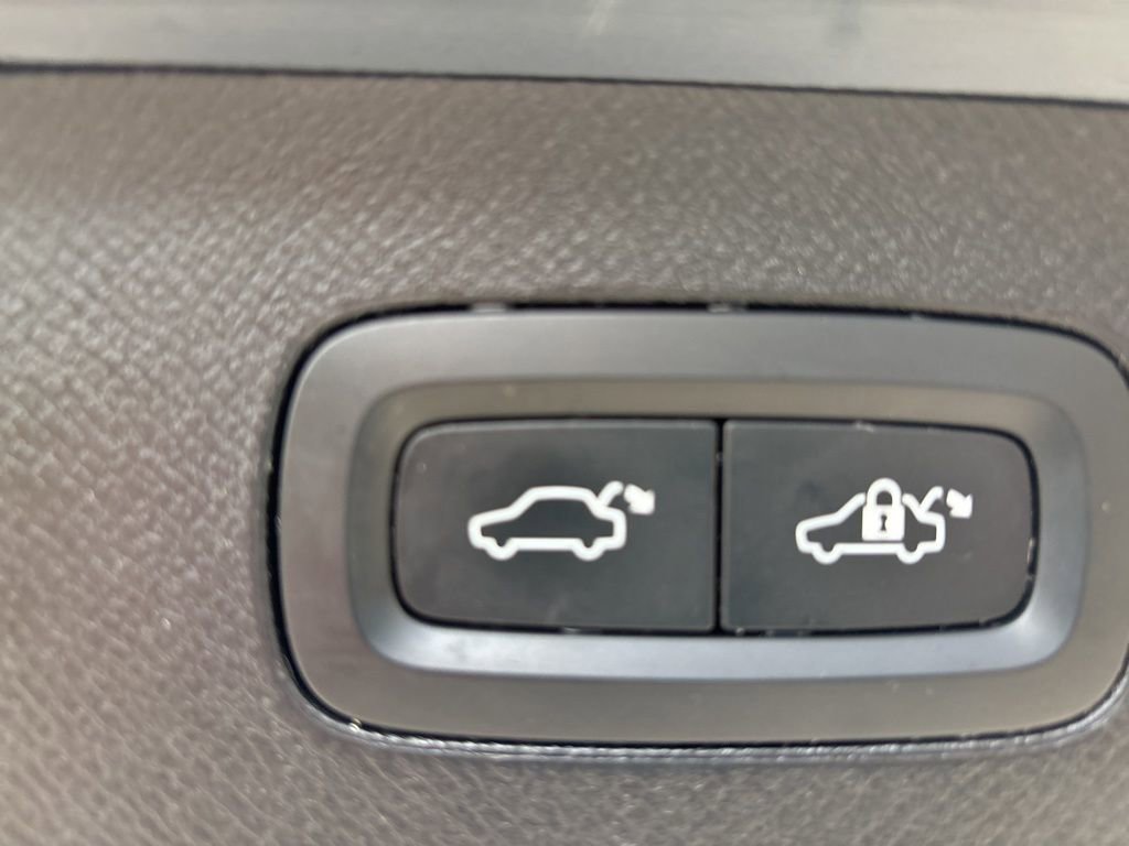 Certified 2023 Volvo XC90 B6 Plus w/ Protection Package Premier image 44