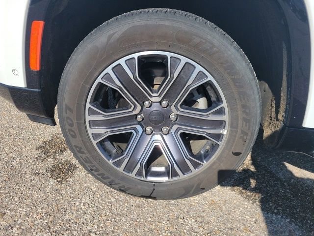 Used 2024 Jeep Wagoneer Series II w/ Flexible Seating Group image 27