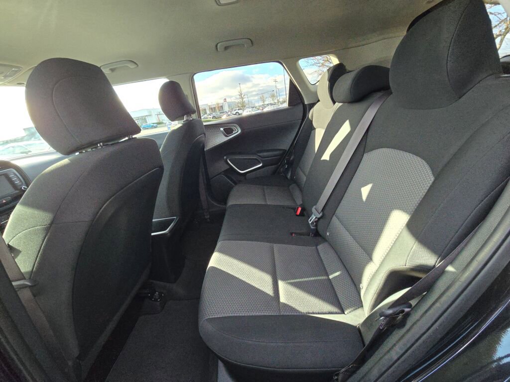 Used 2021 Kia Soul LX image 12
