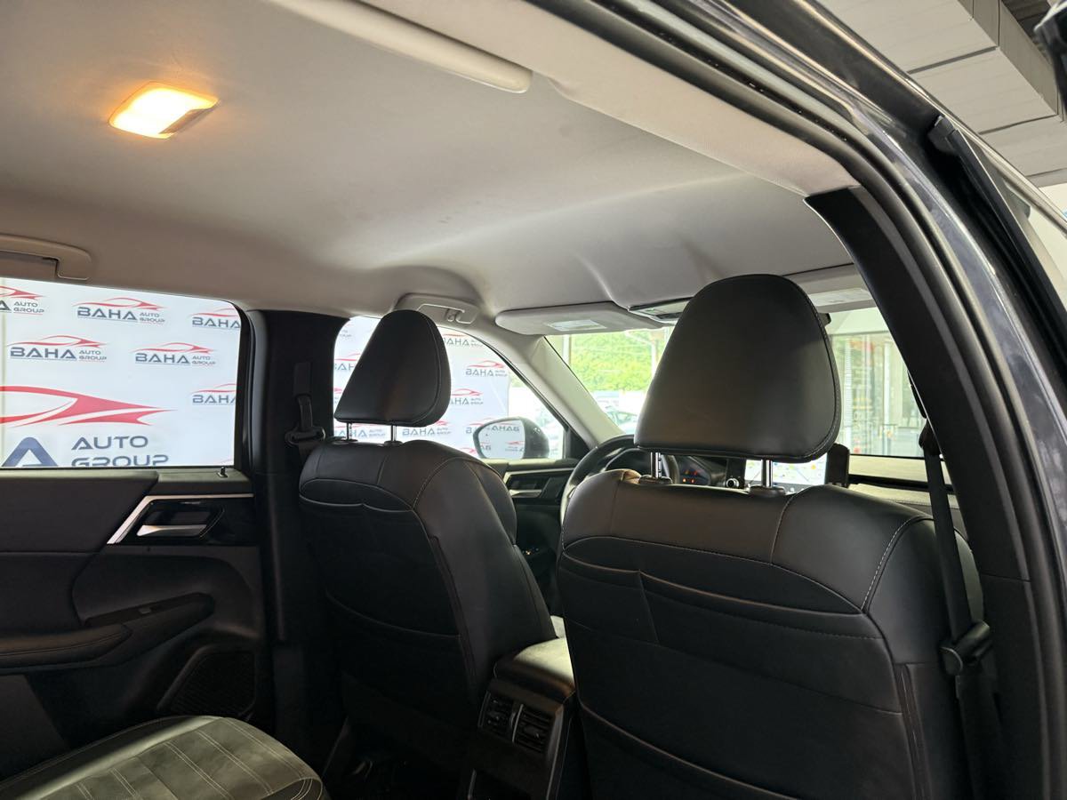 Used 2024 Mitsubishi Outlander AWD image 50
