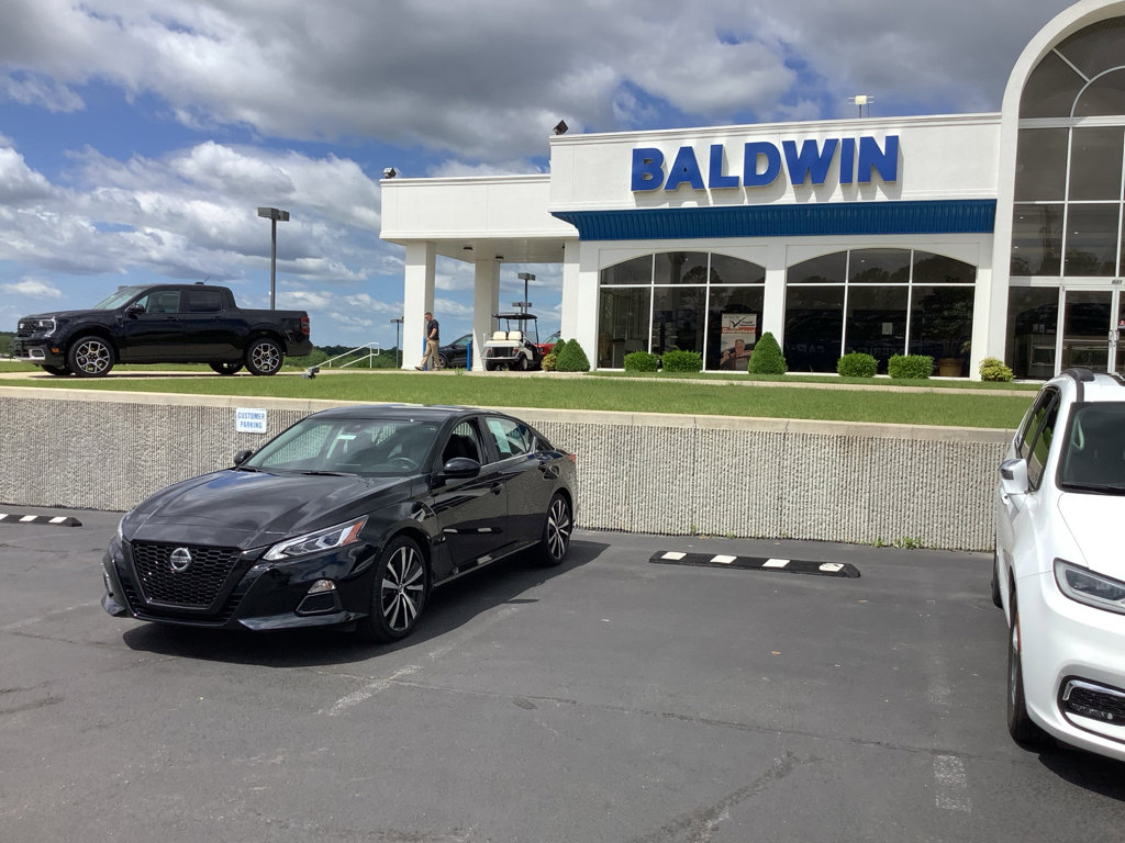 Used 2021 Nissan Altima 2.5 SR image 3