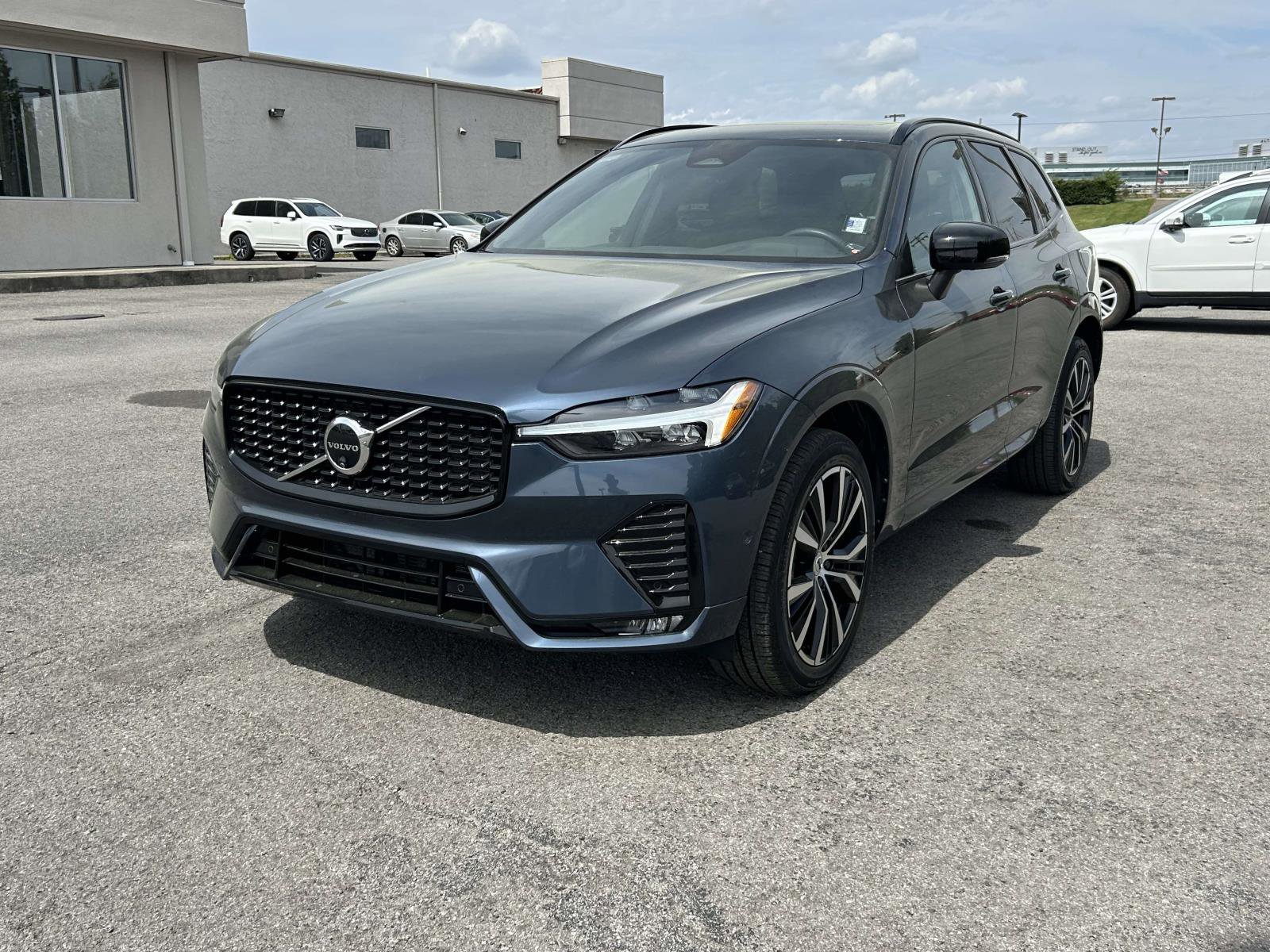 Certified 2024 Volvo XC60 B5 Plus image 7
