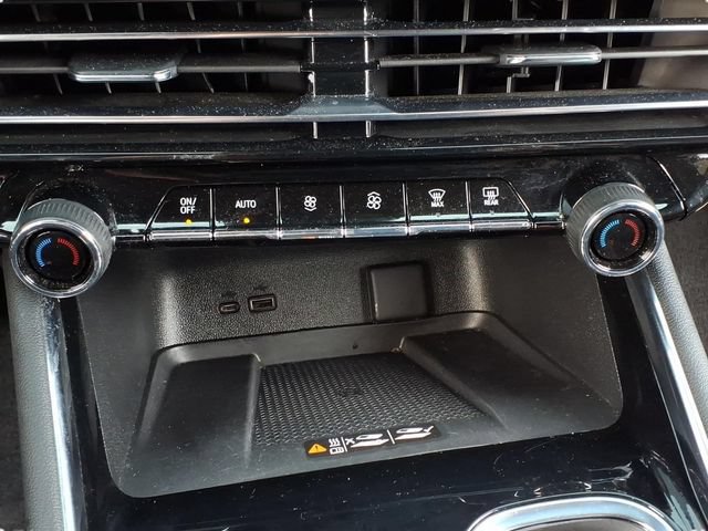 Used 2025 Chevrolet Traverse RS w/ LPO, Floor Liner Package FWD image 23