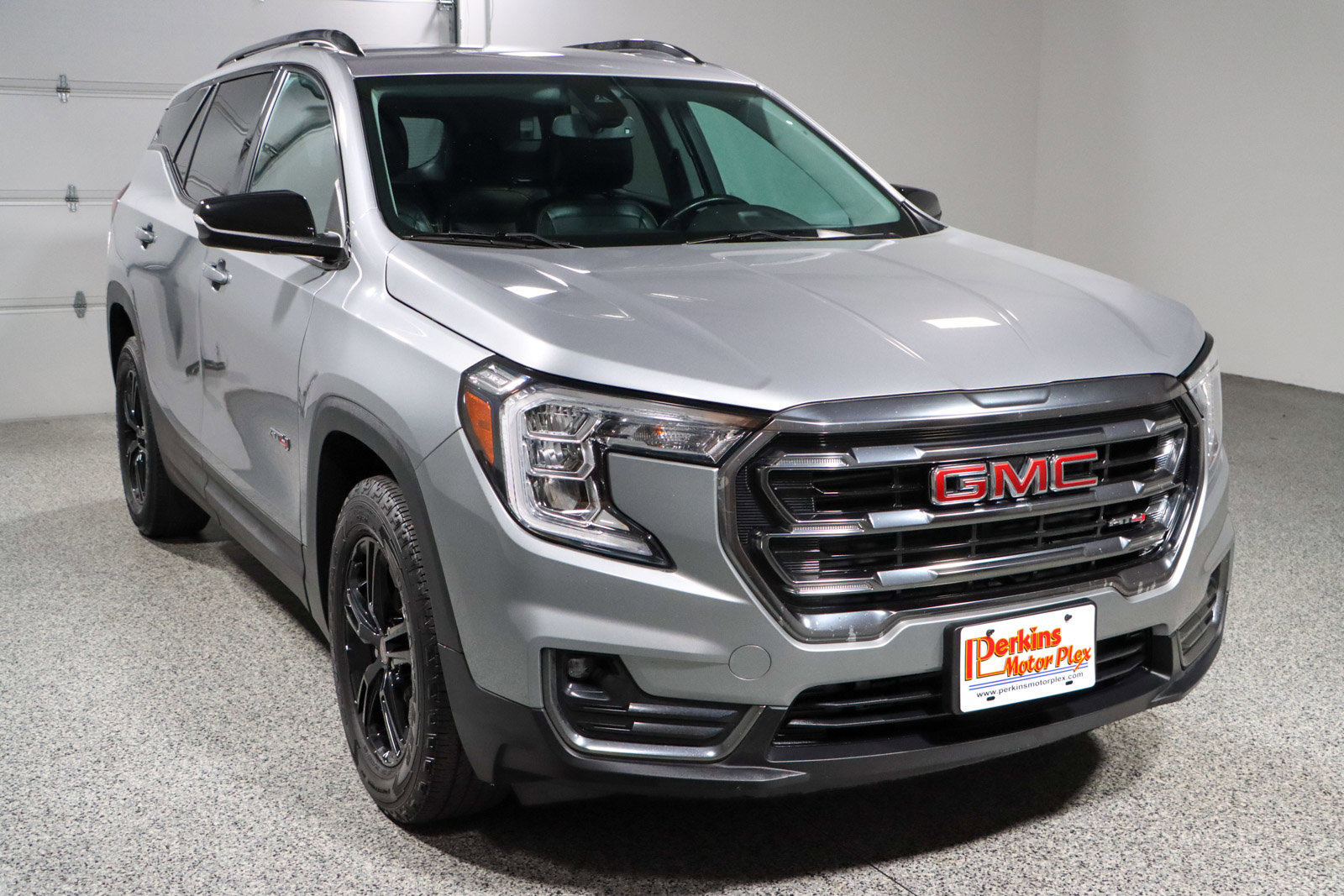 Used 2023 GMC Terrain AT4 image 5