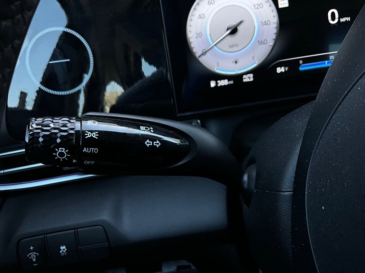 Used 2025 Hyundai Elantra Limited image 39