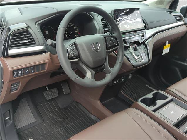 New 2026 Honda Odyssey Touring image 3