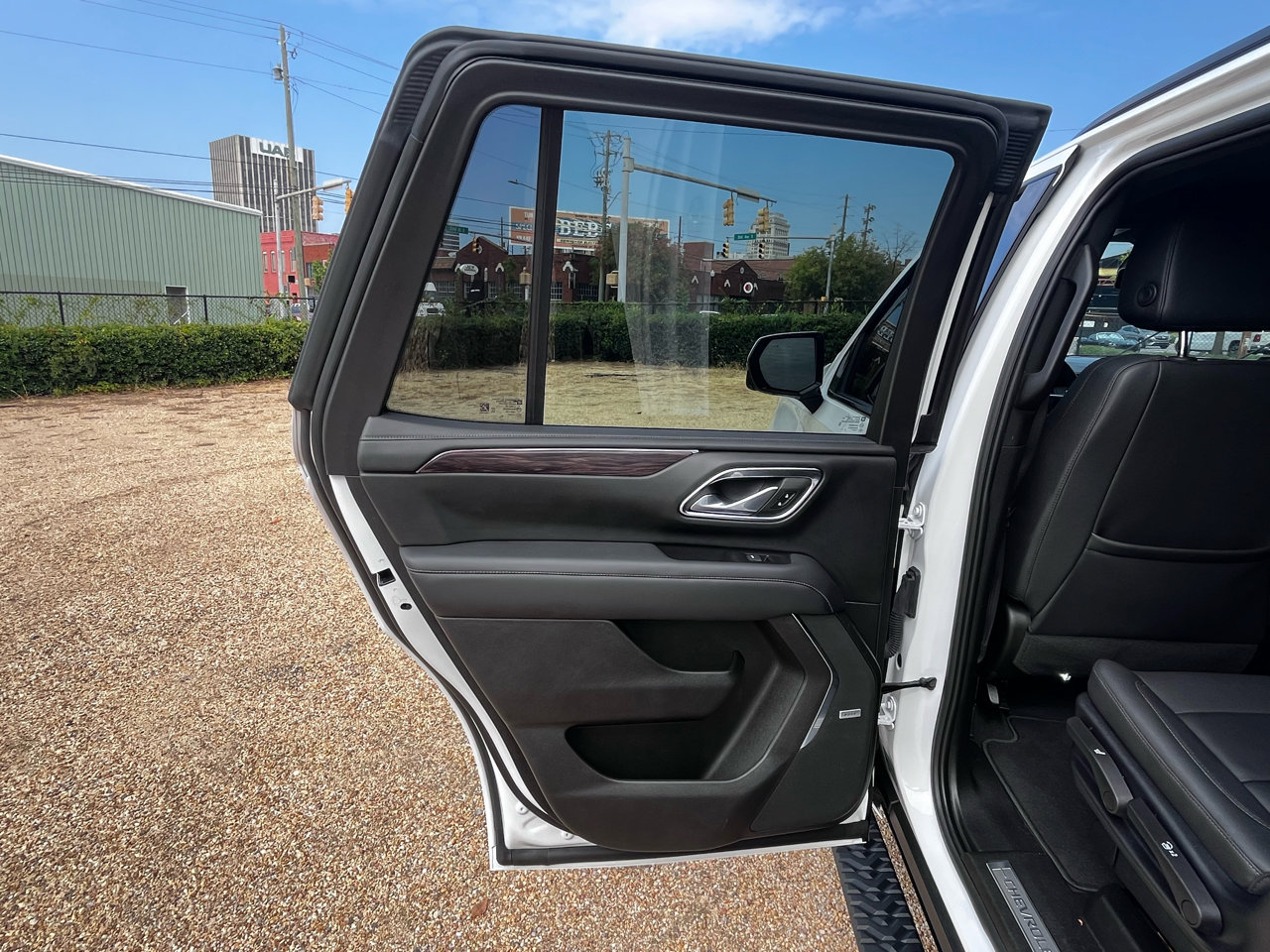 Used 2023 Chevrolet Tahoe Z71 w/ Z71 Off-Road Package image 41