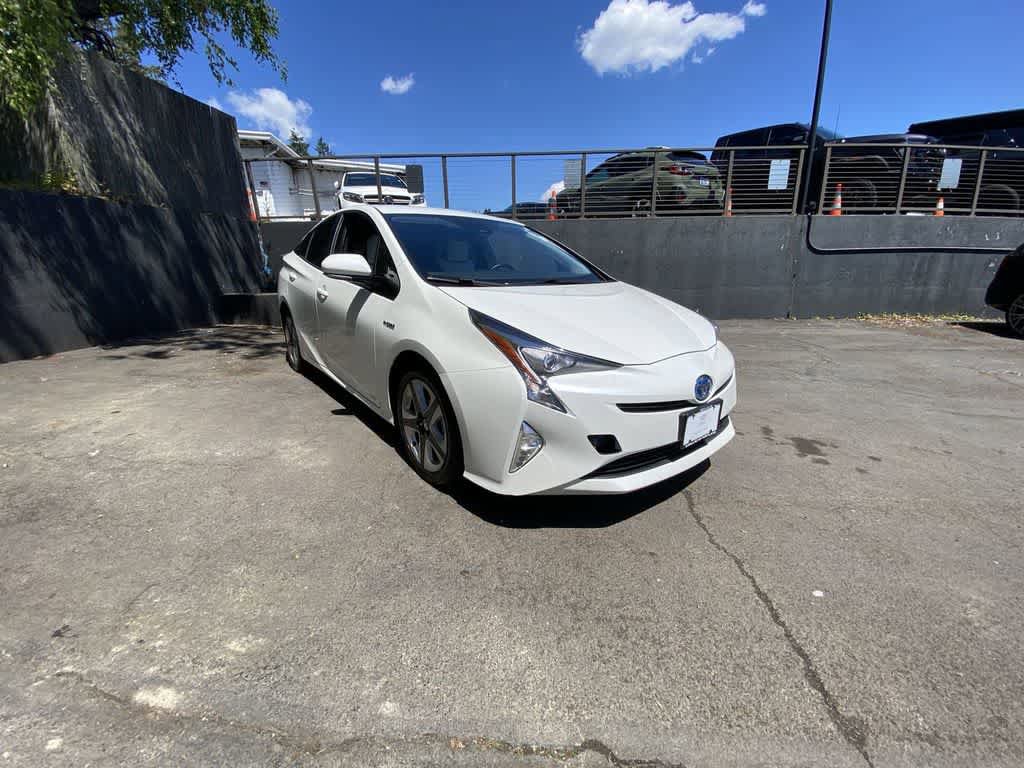 Used 2016 Toyota Prius Three Touring FWD image 8
