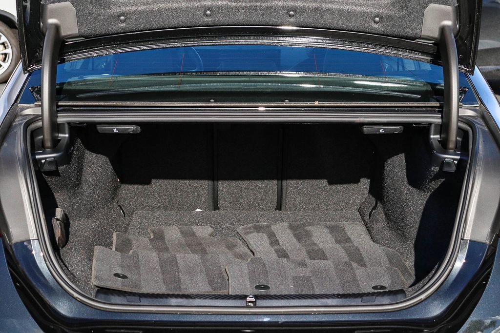 Used 2025 BMW i5 M60 w/ Executive Package image 27