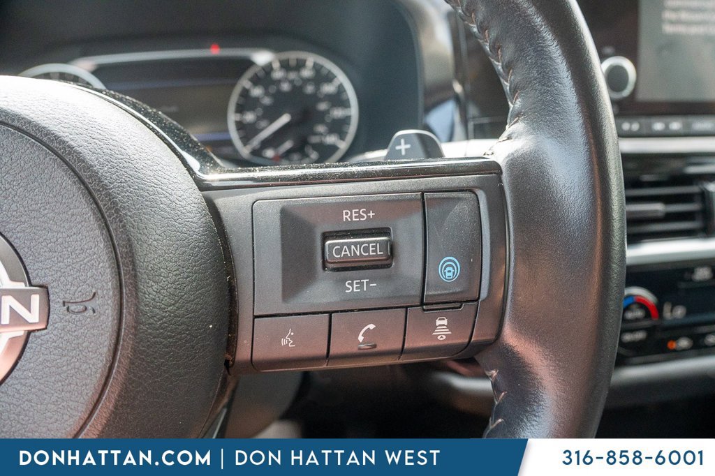 Used 2022 Nissan Pathfinder SV FWD image 12