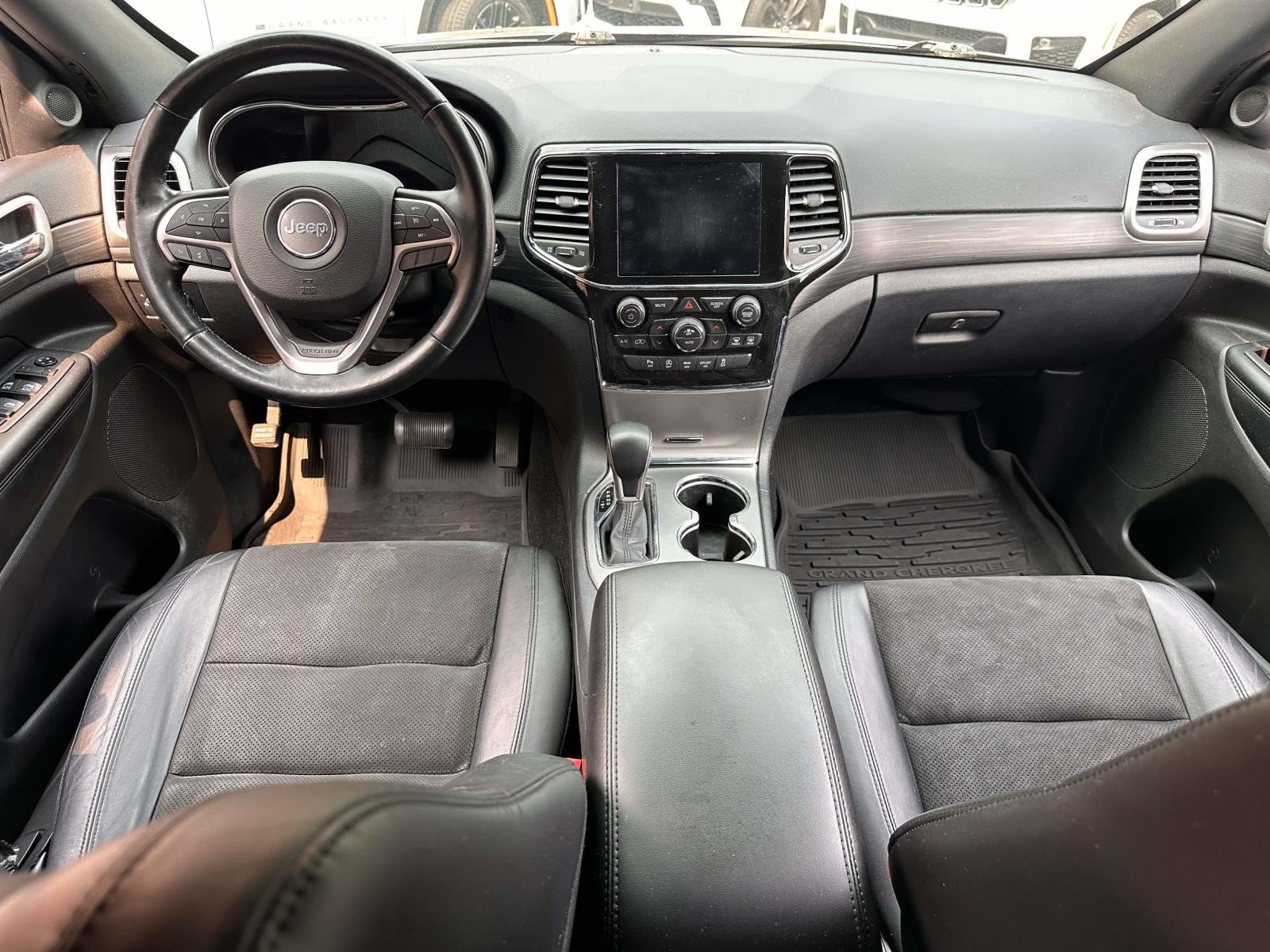 Certified 2021 Jeep Grand Cherokee Laredo X AWD/4WD image 18