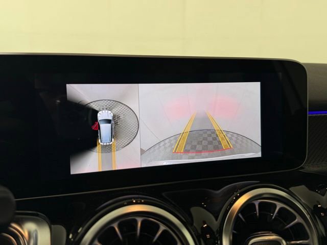 Used 2021 Mercedes-Benz GLB 250 image 18