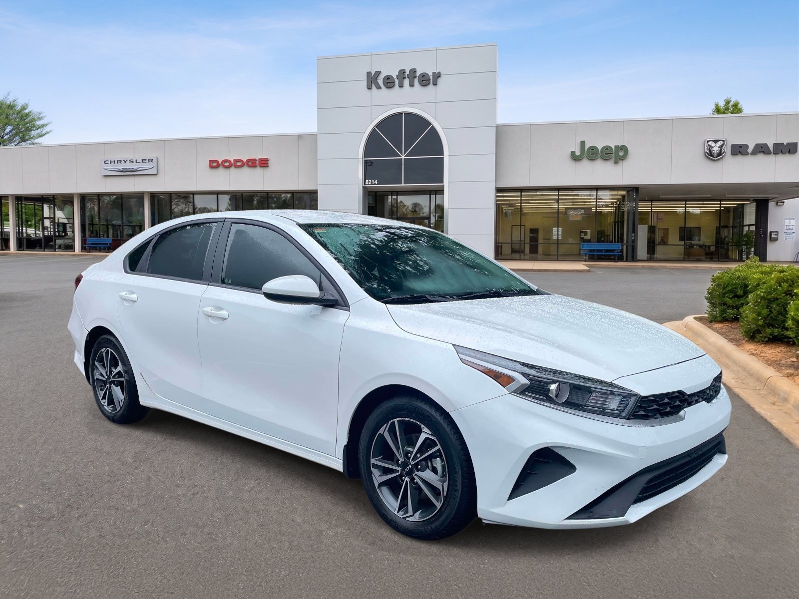 Used 2024 Kia Forte LXS FWD image 2