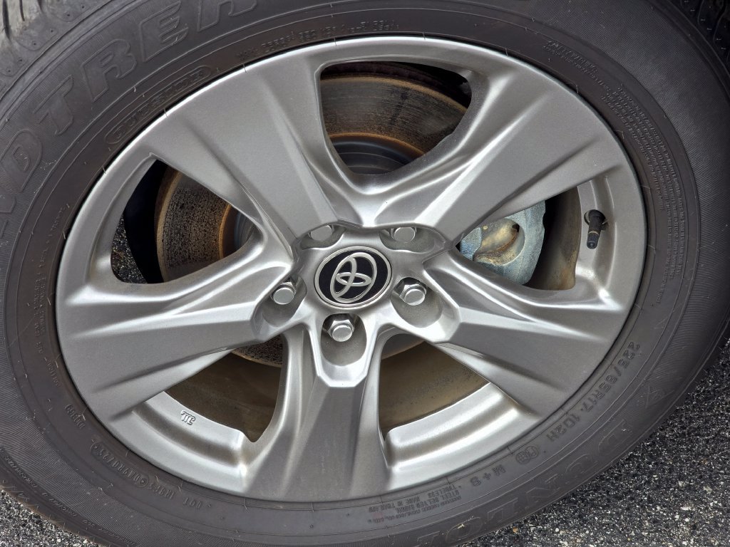 Used 2025 Toyota RAV4 LE AWD/4WD image 8