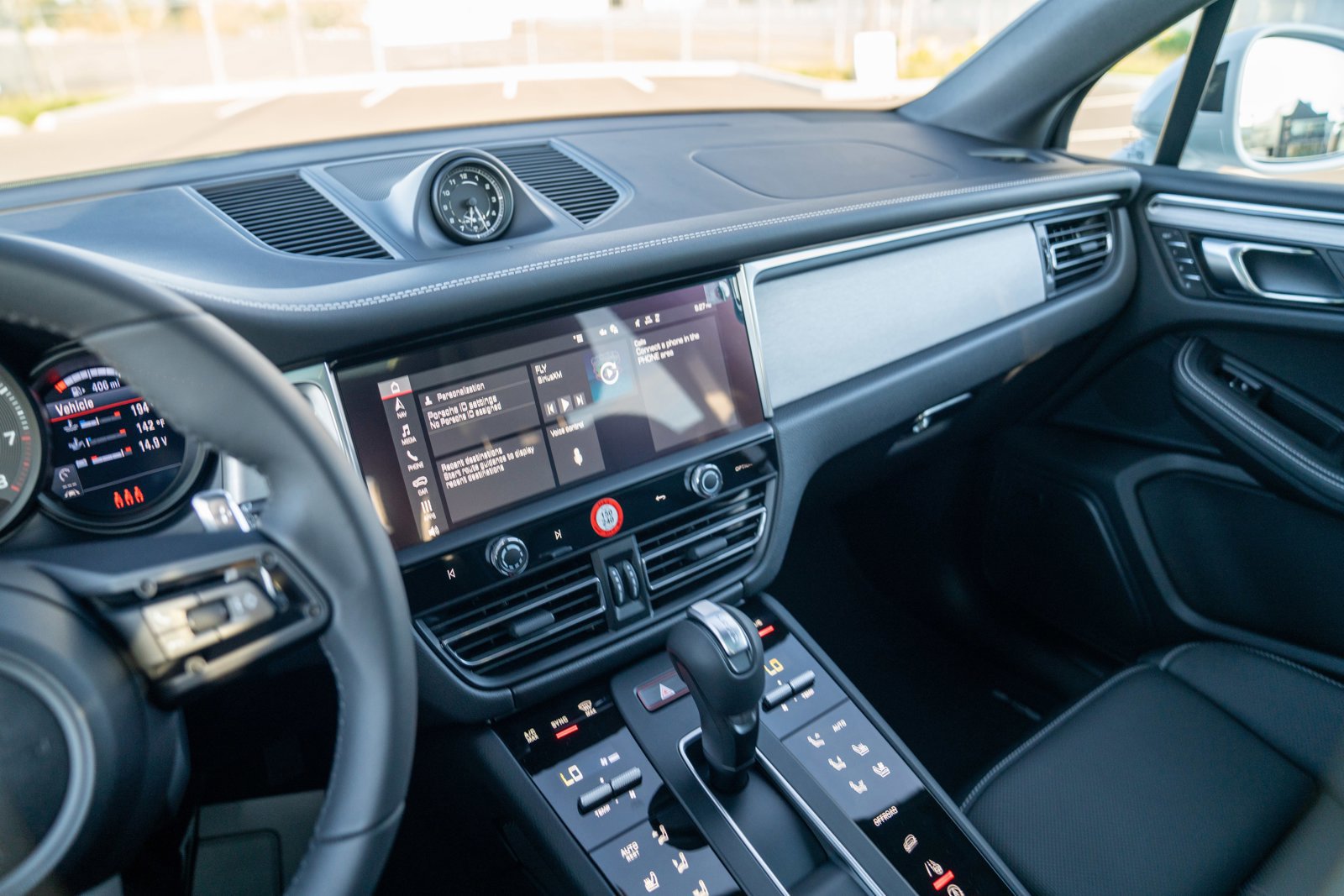 New 2026 Porsche Macan AWD/4WD image 15