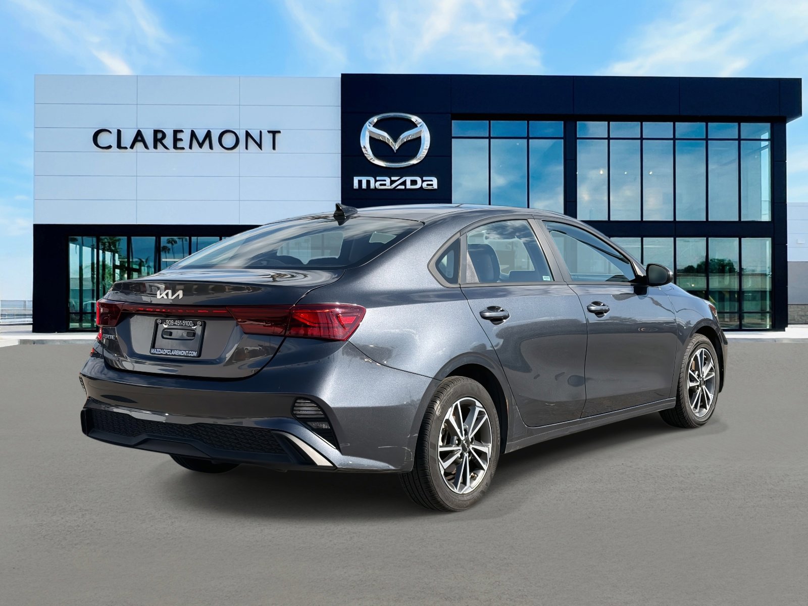 Used 2023 Kia Forte LXS image 5