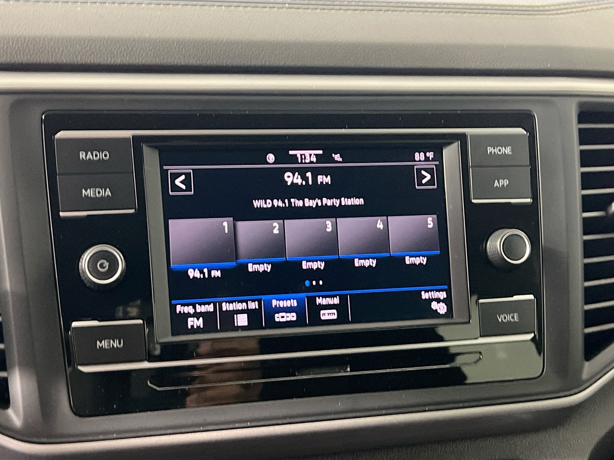 Used 2021 Volkswagen Atlas S FWD image 25