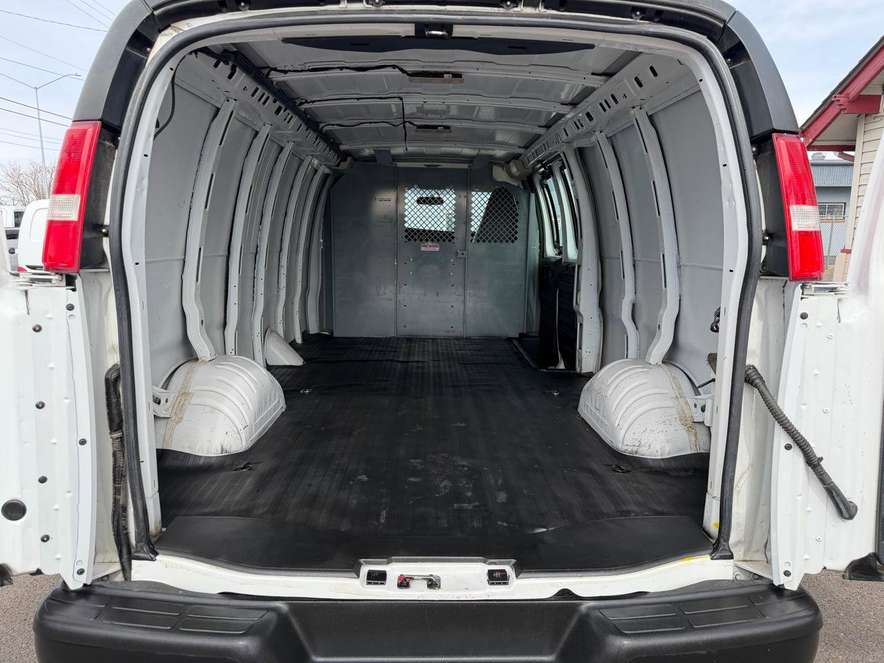 Used 2020 Chevrolet Express 2500 Extended w/ Communications Package image 23