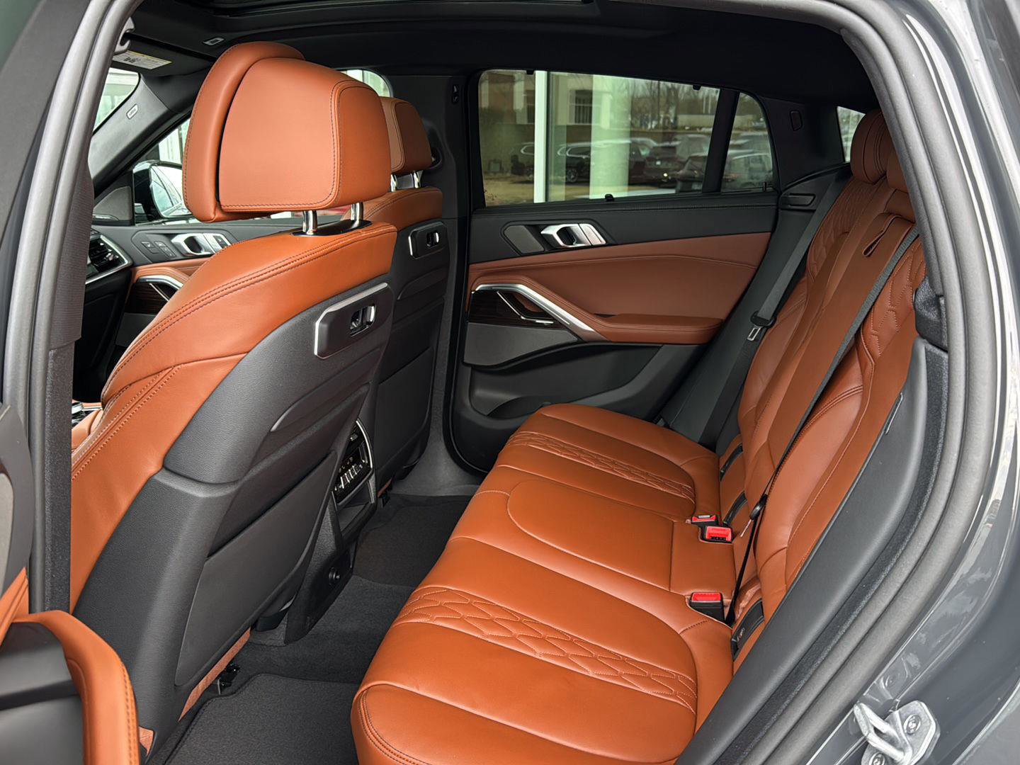 New 2026 BMW X6 xDrive40i w/ Executive Package image 8