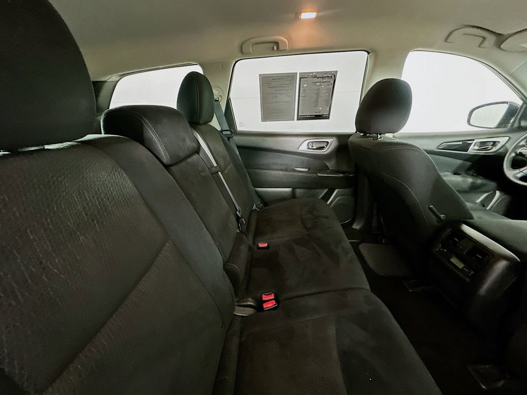 Used 2015 Nissan Pathfinder S image 26