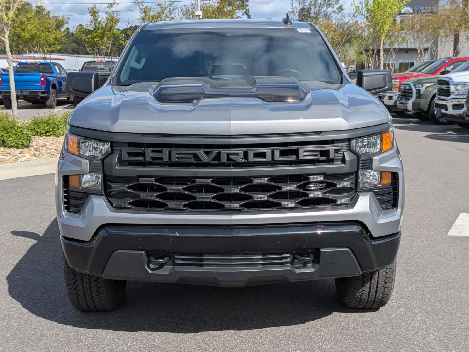 Used 2026 Chevrolet Silverado 1500 Custom Trail Boss w/ Dark Appearance Package AWD/4WD image 8
