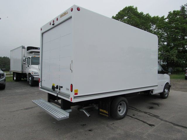 New 2025 GMC Savana 3500 w/ Power Convenience Package image 7