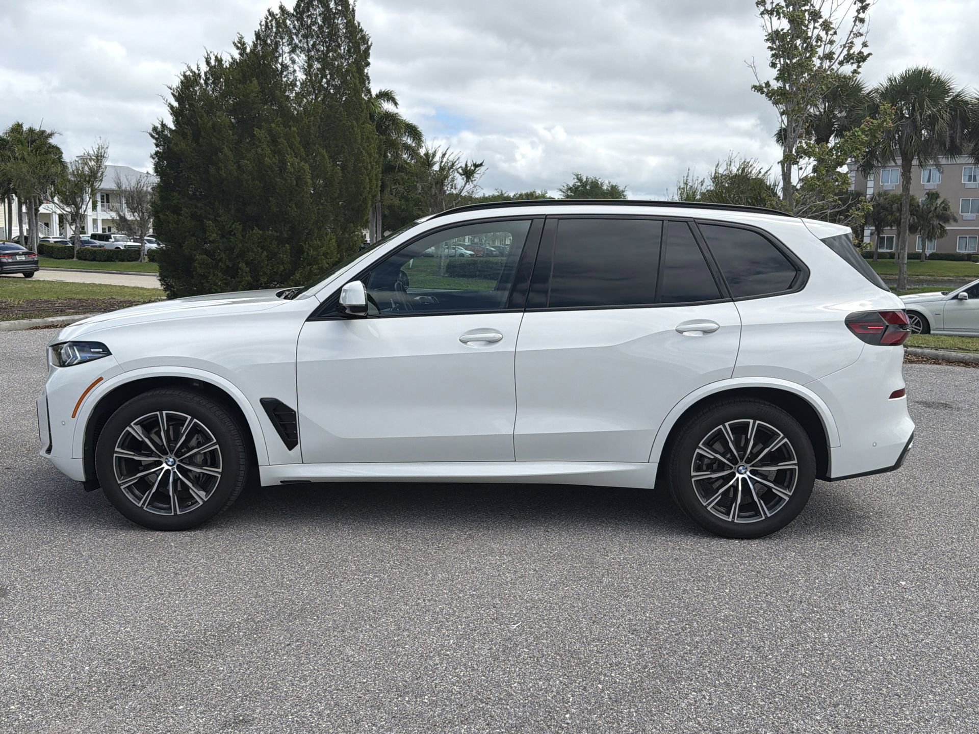 Certified 2025 BMW X5 xDrive40i image 7