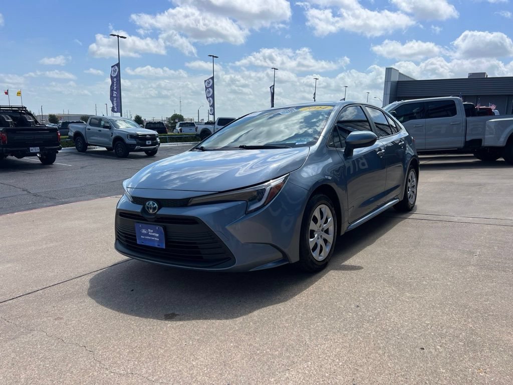 Used 2024 Toyota Corolla LE FWD image 4