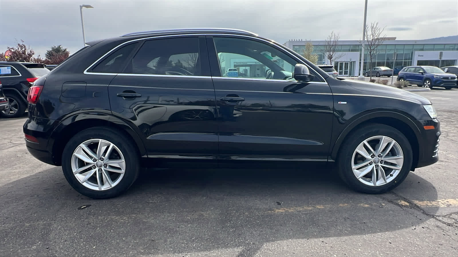 Used 2018 Audi Q3 2.0T Premium Plus w/ Premium Plus Package image 4